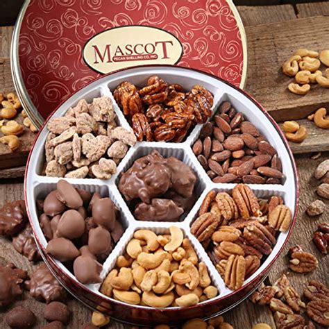 Fall in love with the irresistible charm of caramel and pecan-filled mascot chocolate clusters